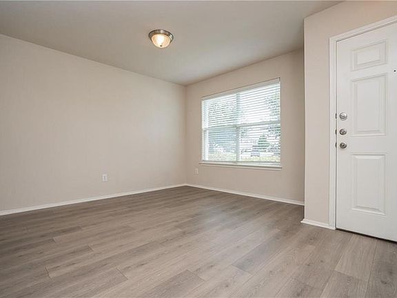 2nd image of 601 Osprey Ct