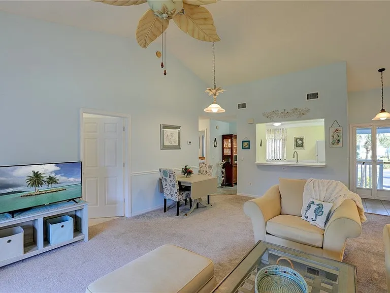 9635 Riverside Dr #4 — Photo 16