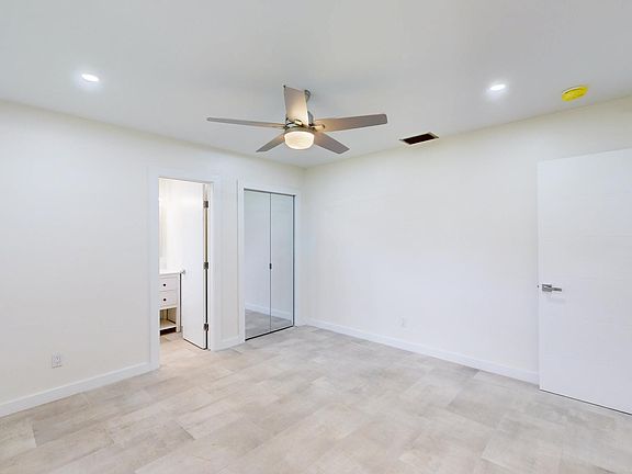 5th image of 213 SW 1st Ct #219