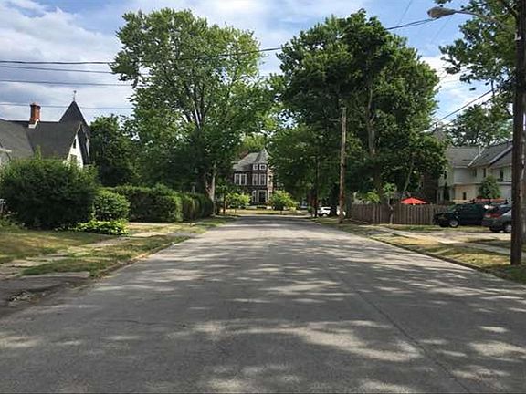4th image of 33 Lincoln Ave