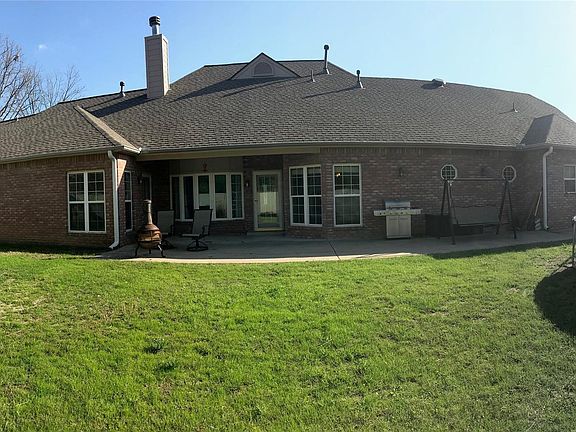 2nd image of 313 Castle Creek Dr