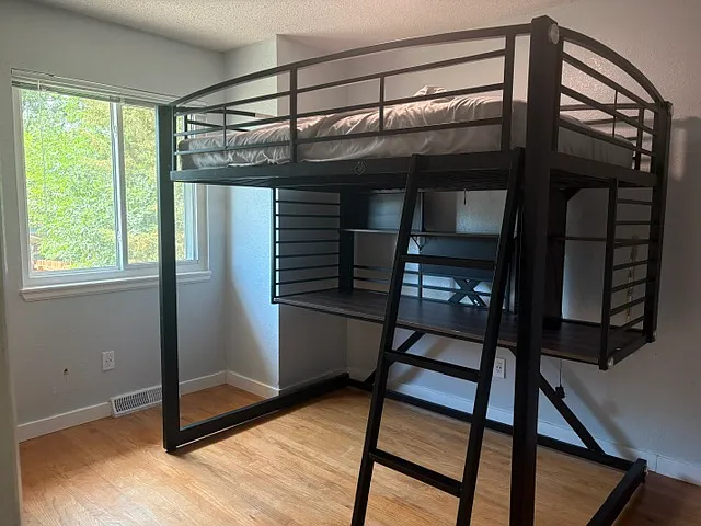 4 bed, 1562 sqft, $2,200 — Photo 3