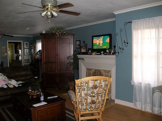 2nd image of 1205 Charles St