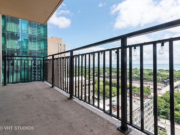 4th image of 1111 S Wabash Ave APT 1704