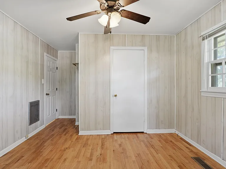 704 Jackson Dr — Photo 15