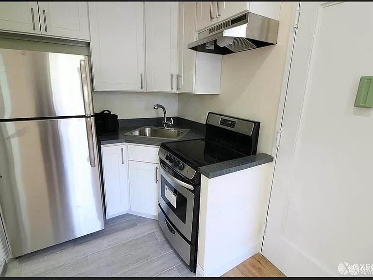 85 Washington Pl #3A — Photo 4