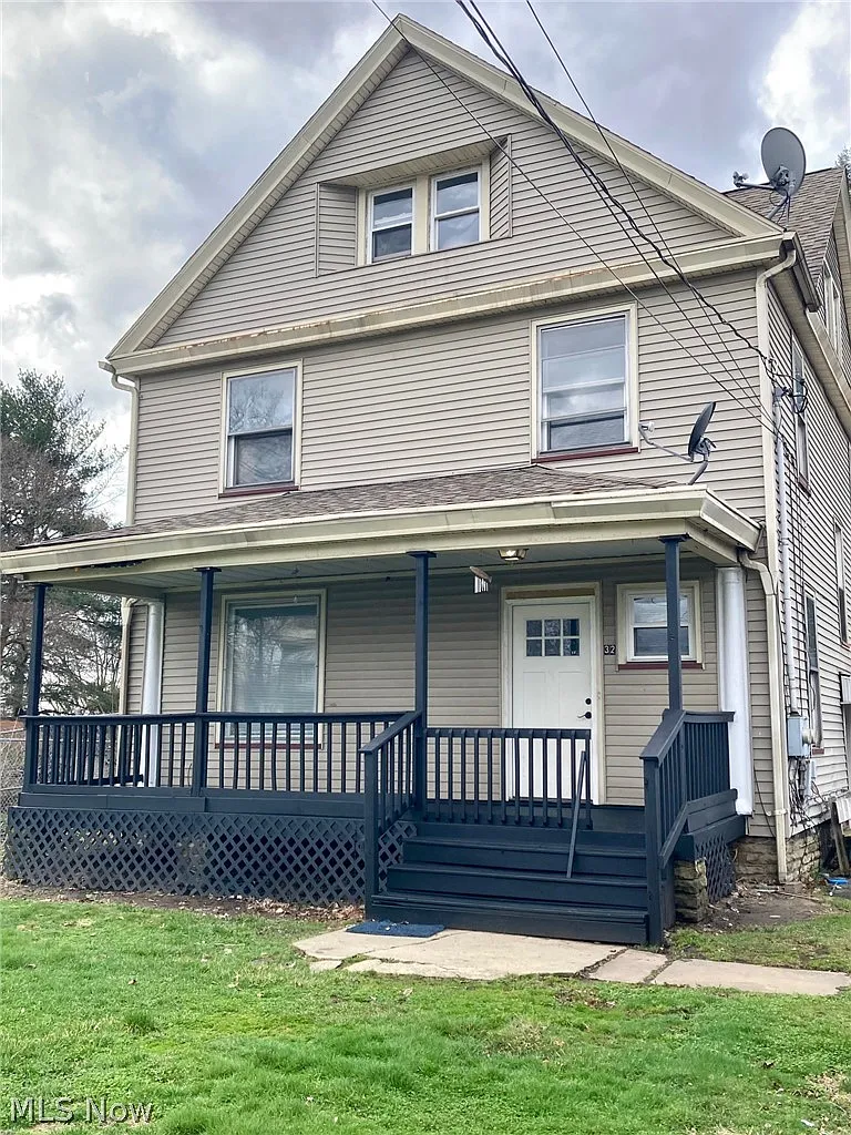 32 Summit Ave photo 1