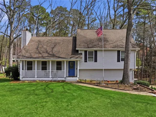 396 Walnut Dr, Woodstock, GA 30189