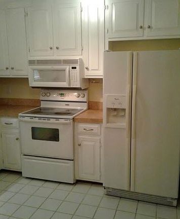 3rd image of 516 Great Park Dr