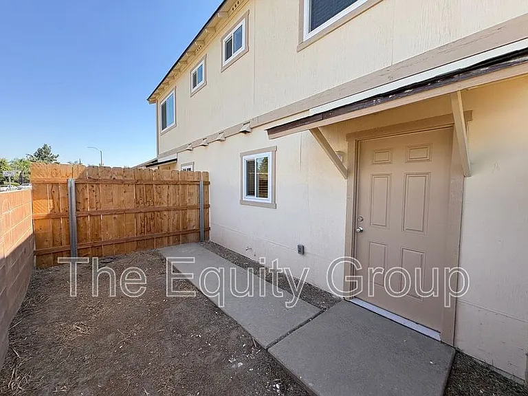 1469 Ben Franklin Ave — Photo 11