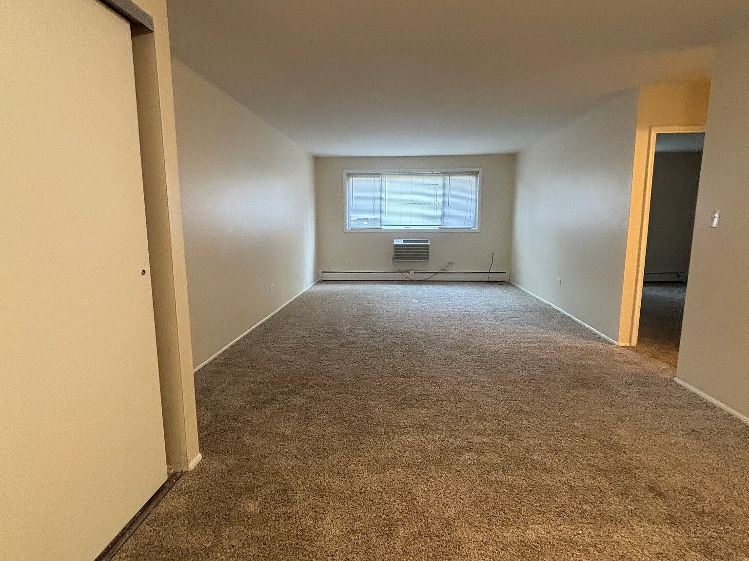 1 bed, 1.0 bath, $1,595 — Photo 2