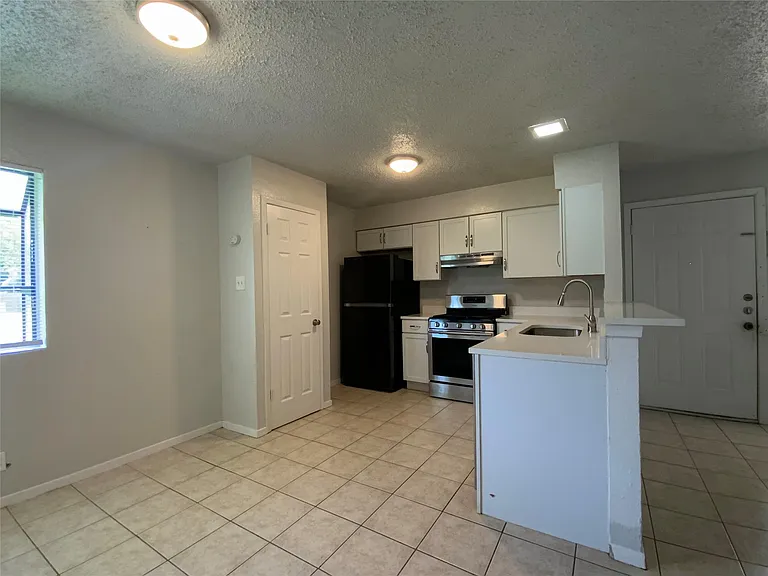 2300 Cedrick Cv #B — Photo 12