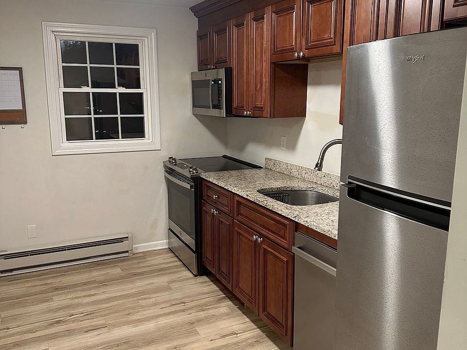 1st image of 114 S Washington St APT 2