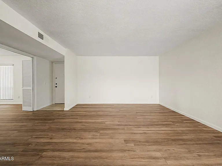 5227 N 24th St #201 — Photo 11