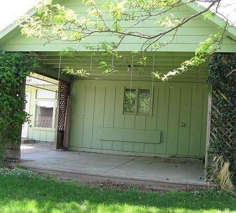 3rd image of 2420 Highland Ave
