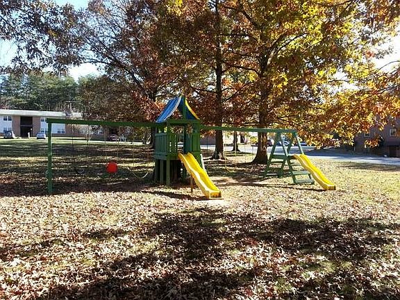 4th image of 83 Pines Village Dr