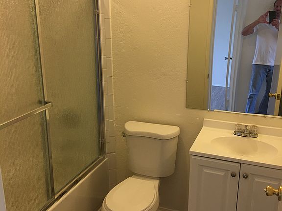 3rd image of 4162 Estrella Ave APT 5