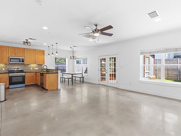 5th image of 2610 Hidalgo St