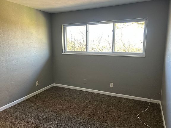 4th image of 1038 Forest Ct APT 17