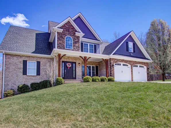 1261 Ivy Creek Dr, Forest, VA 24551