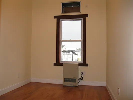 Rented by The Hamilton Group | media 6