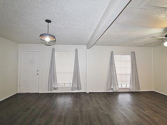 3rd image of 203 Sandy Ln