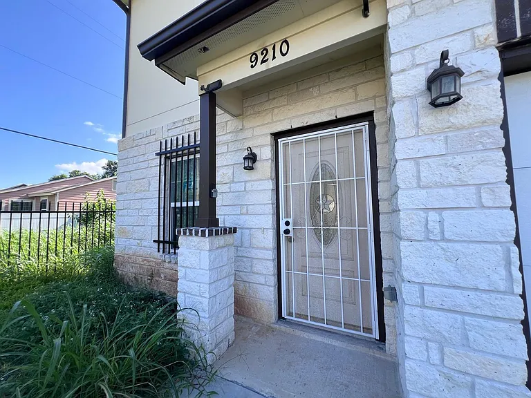 9210 Martell St — Photo 23