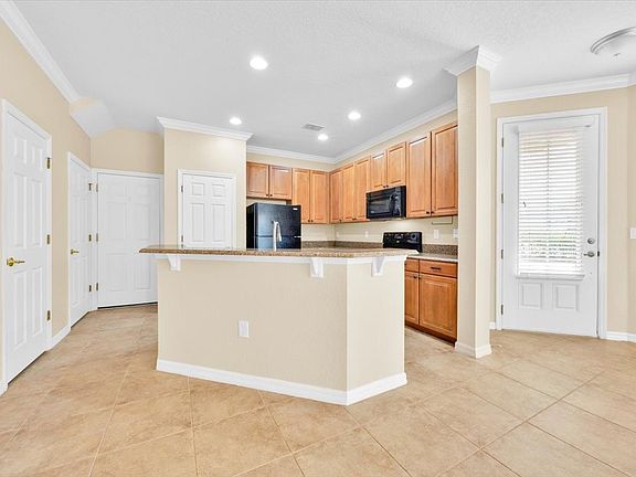 Kitchen with 42" cabinets & pantry