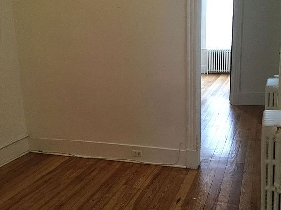 3rd image of 6114 Hudson Ave #1