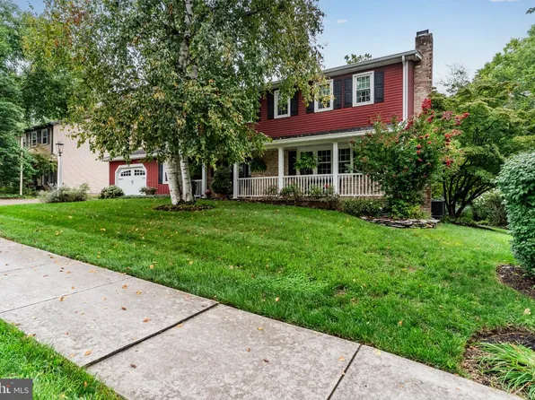 19 Farm House Ln, Camp Hill, PA 17011