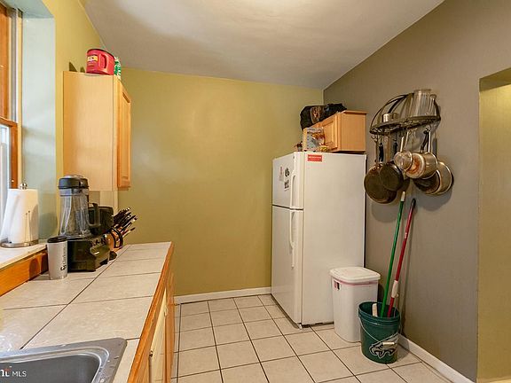 2nd image of 1725 S Orianna St