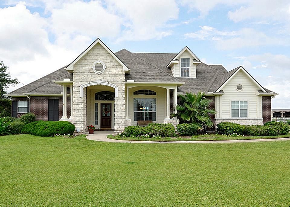 1st image of 5915 Carolina Cove Dr