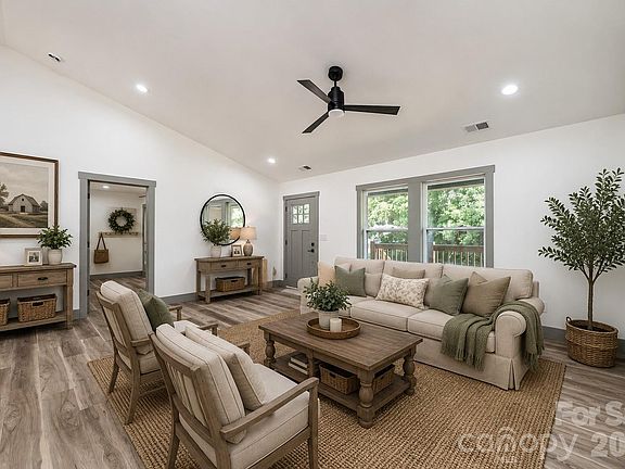 4th image of 2047 Bailey Dr