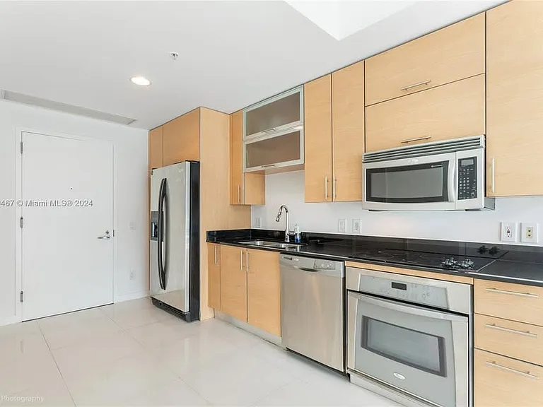 60 SW 13th St #1304 — Photo 7