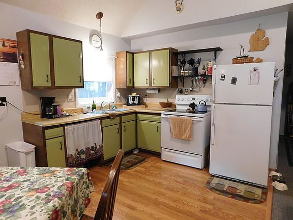 4th image of 11808 Marber Dr