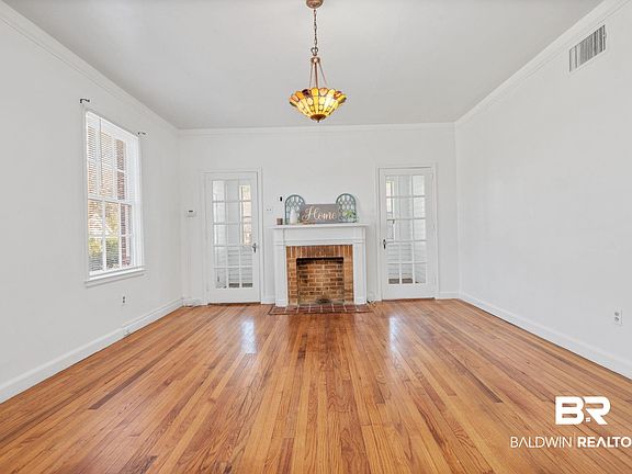 5th image of 1707 Church St