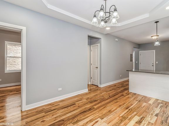 5th image of 1623 N Mayfield Ave