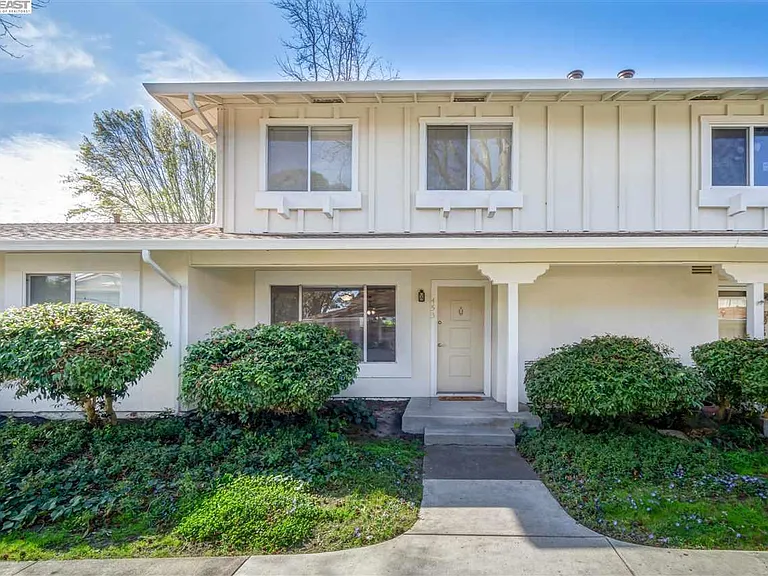 453 Carillo Ct — Photo 3
