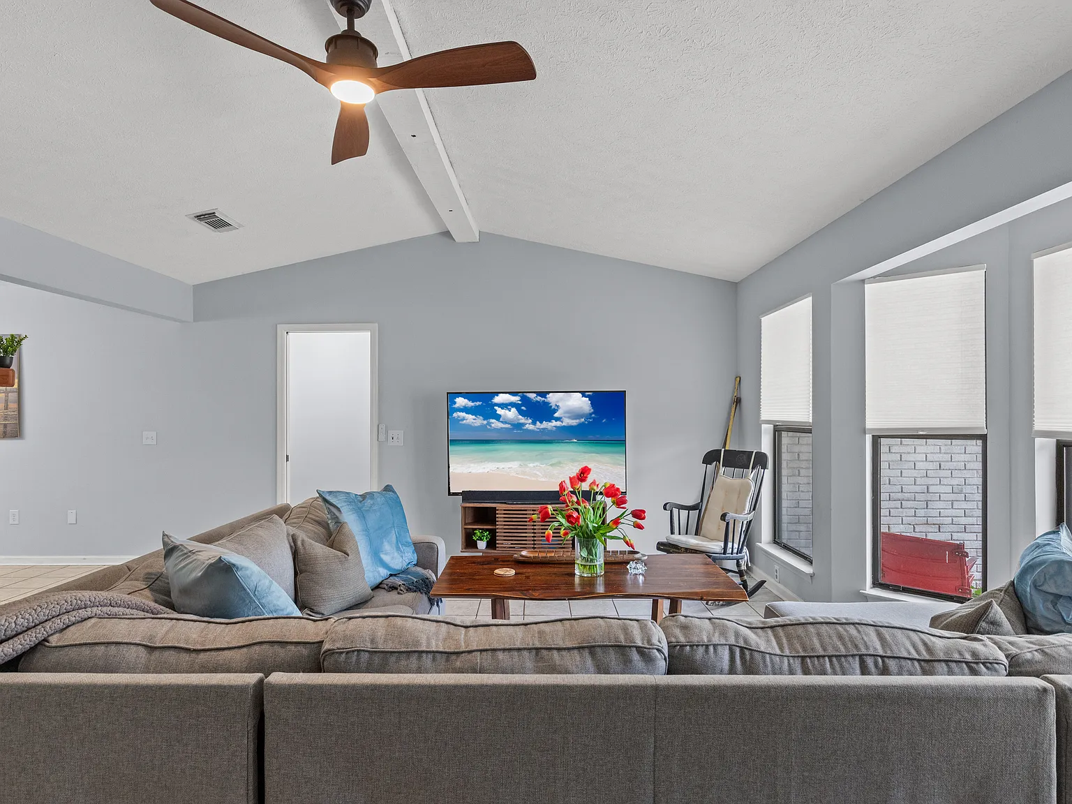 3 bed, 1587 sqft, $3,100 — Photo 4