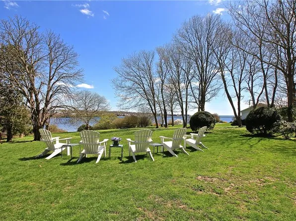 44 Bliss Mine Rd APT 9, Middletown, RI 02842