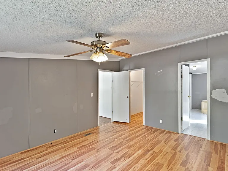 7463 Lilly Ct — Photo 24