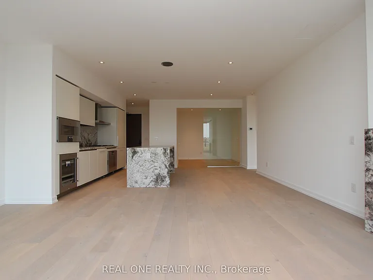 1315 Bay St #804 — Photo 5