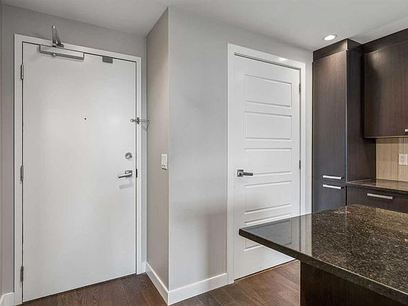 5th image of 225 SW 11th Ave SE #707