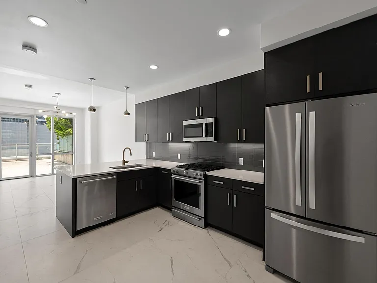 222 West Ave #1007 — Photo 3