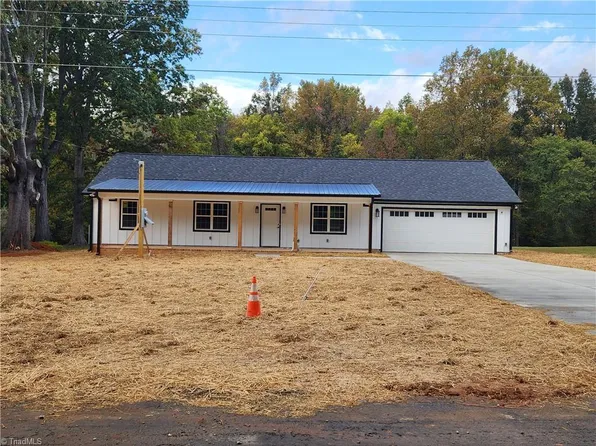 5833 Birchdale Dr, Winston Salem, NC 27106