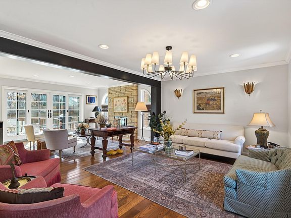 5th image of 1504 Fairfield Rd S