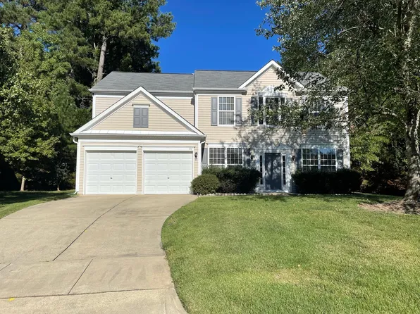102 Gisborne Ct, Cary, NC 27519