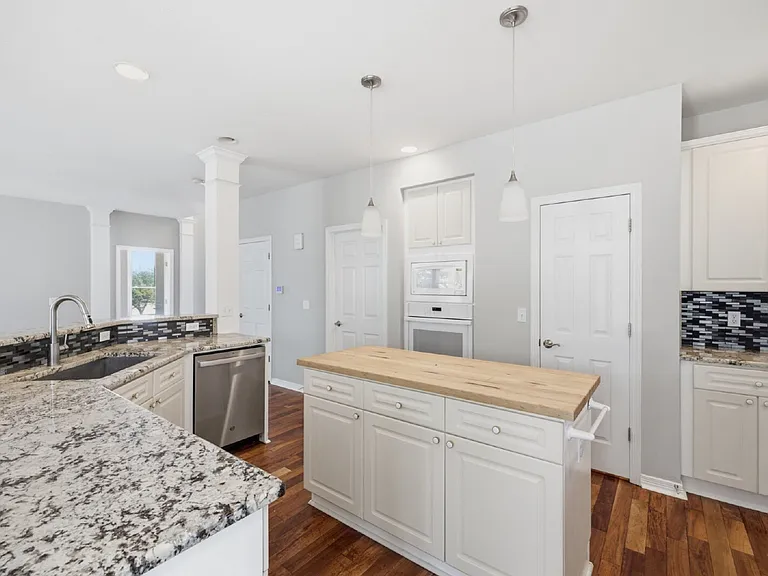 10505 White Pine Dr — Photo 12