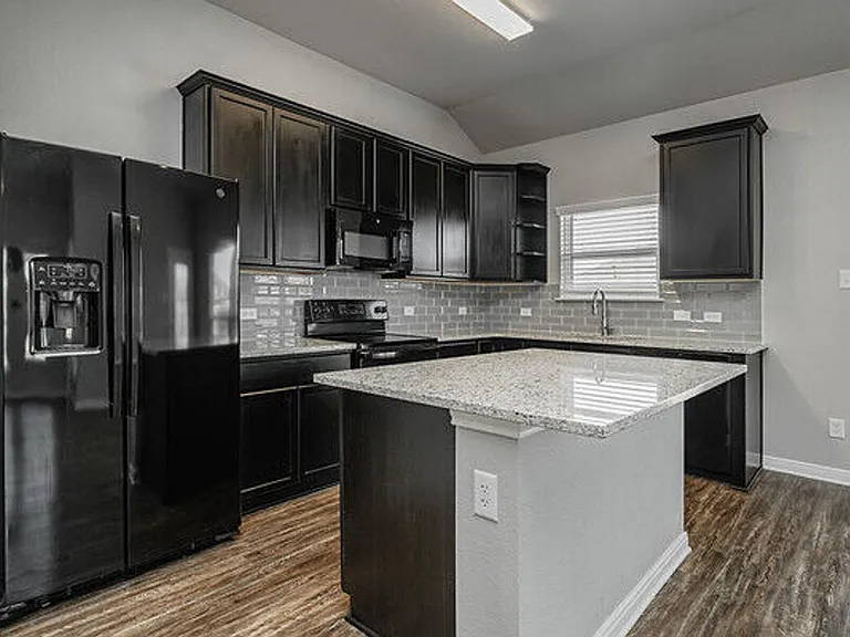1362 Kingsgate Dr — Photo 13