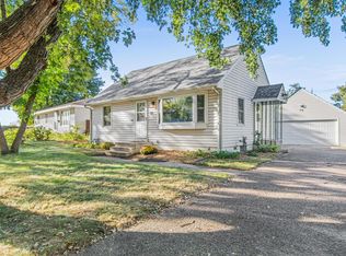 115 Crown Rd NE, Fridley, MN 55421